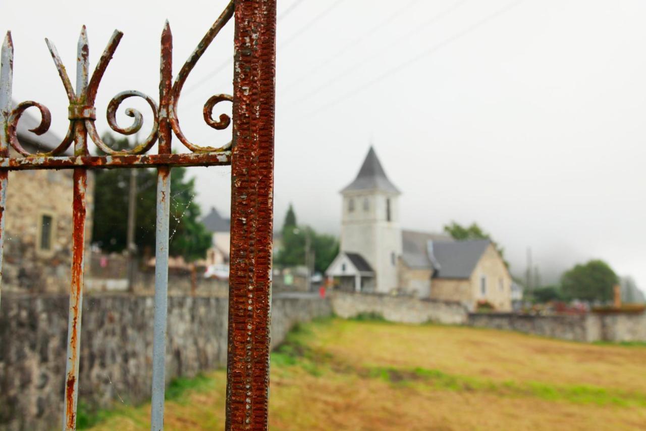 Вилла Le Belvedere Salles  Экстерьер фото